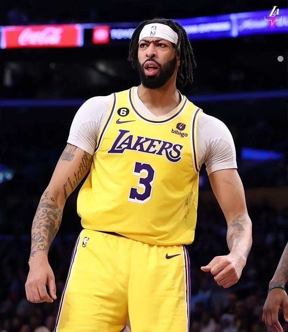 湖人队经验老将频繁受伤,球队战力减弱 湖人队经验老将频繁受伤,球队战力减弱