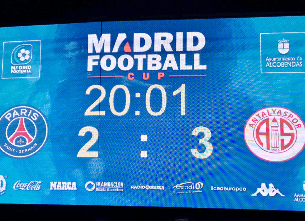 开云体育平台APP-巴黎圣日耳曼再度失利，前景堪忧