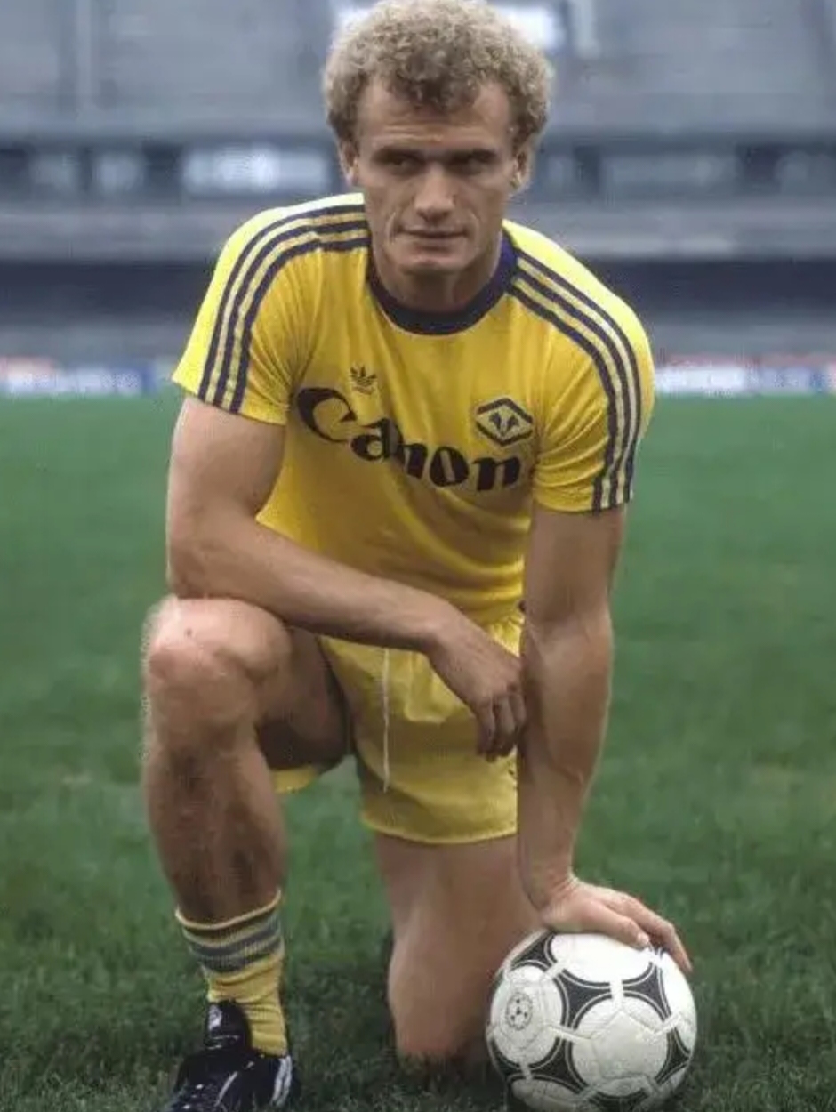 开云体育-包含维罗纳取得宝贵胜利，逼近欧战区的词条