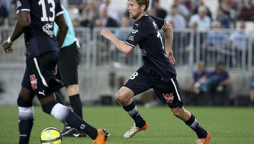 开云体育入口-波尔多前锋受伤下场，球队战力受损的简单介绍