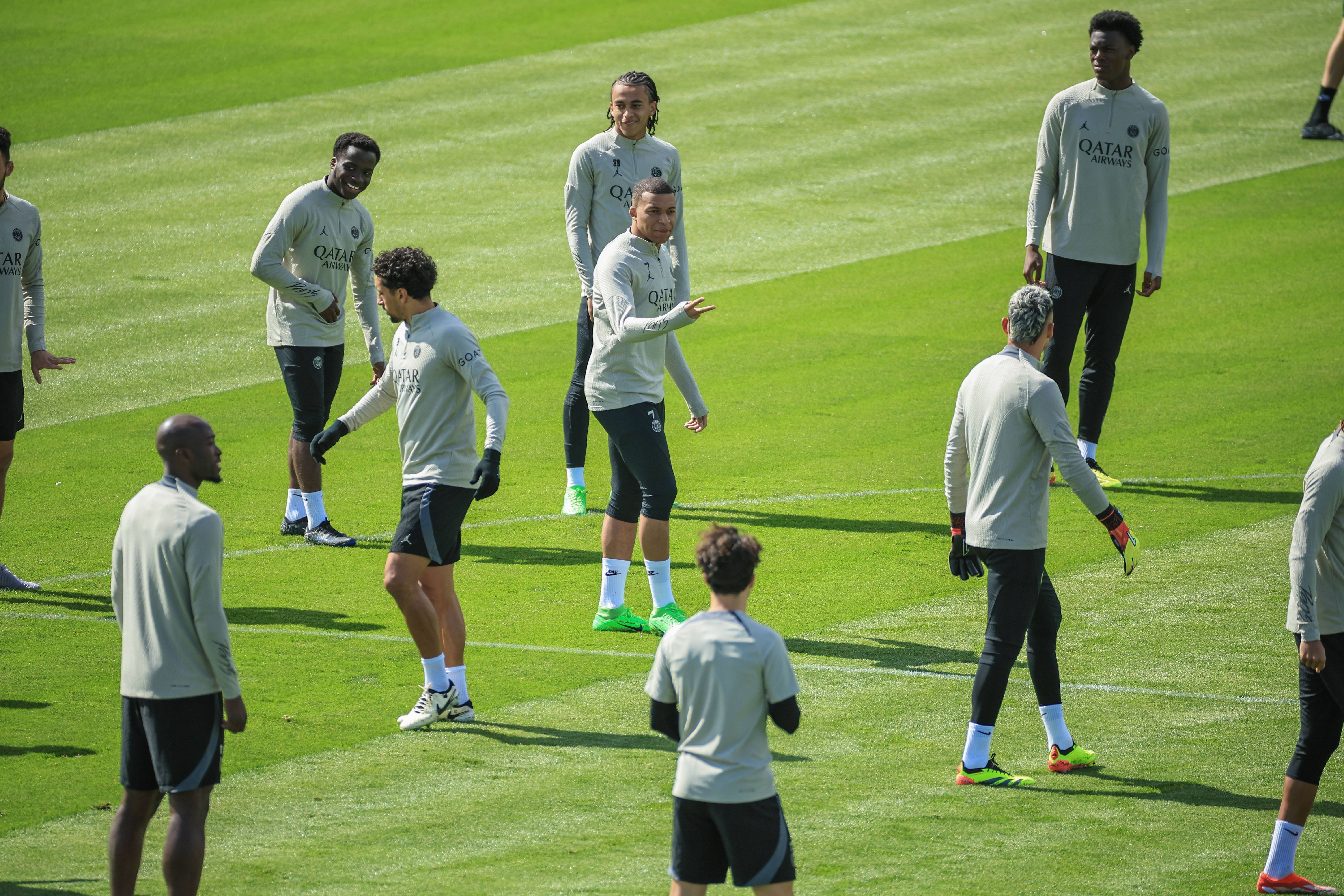 关于巴黎圣日耳曼球员赛后受伤，休战一段时间的信息