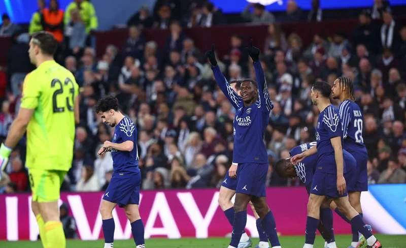 包含欧冠中的黑马球队成功逆袭，晋级下一轮的词条