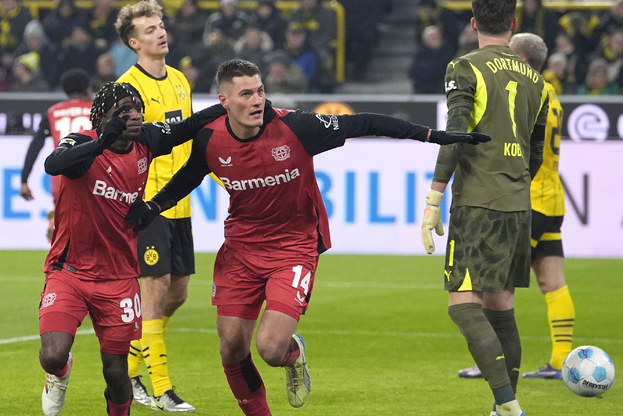 关于勒沃库森球员意外爆发，帮助球队获胜的信息