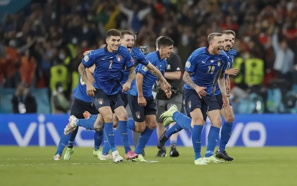 开云体育入口-包含意大利国家队战绩亮眼，球员表现备受关注的词条