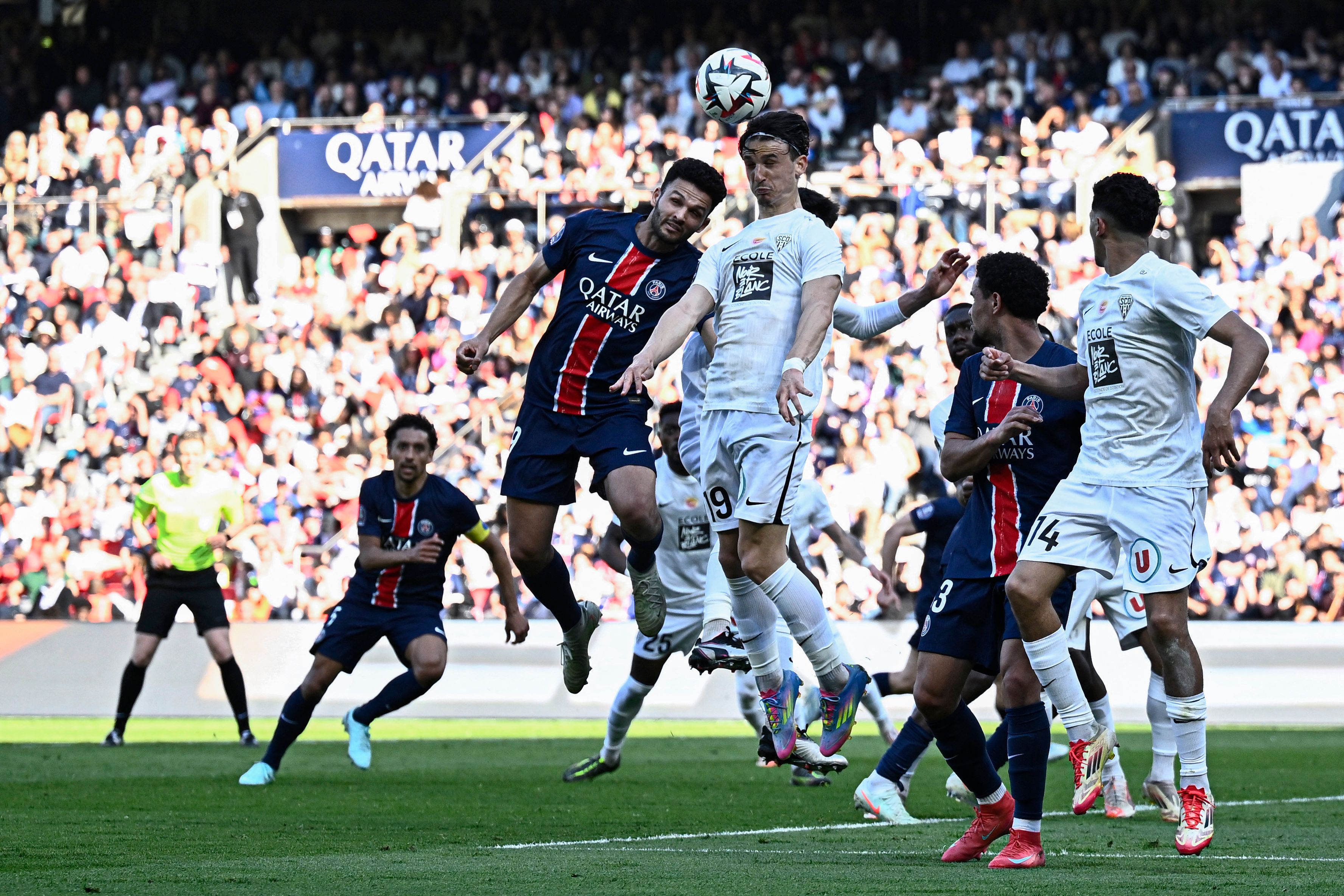 关于巴黎圣日耳曼连胜，稳坐法甲榜首宝座的信息