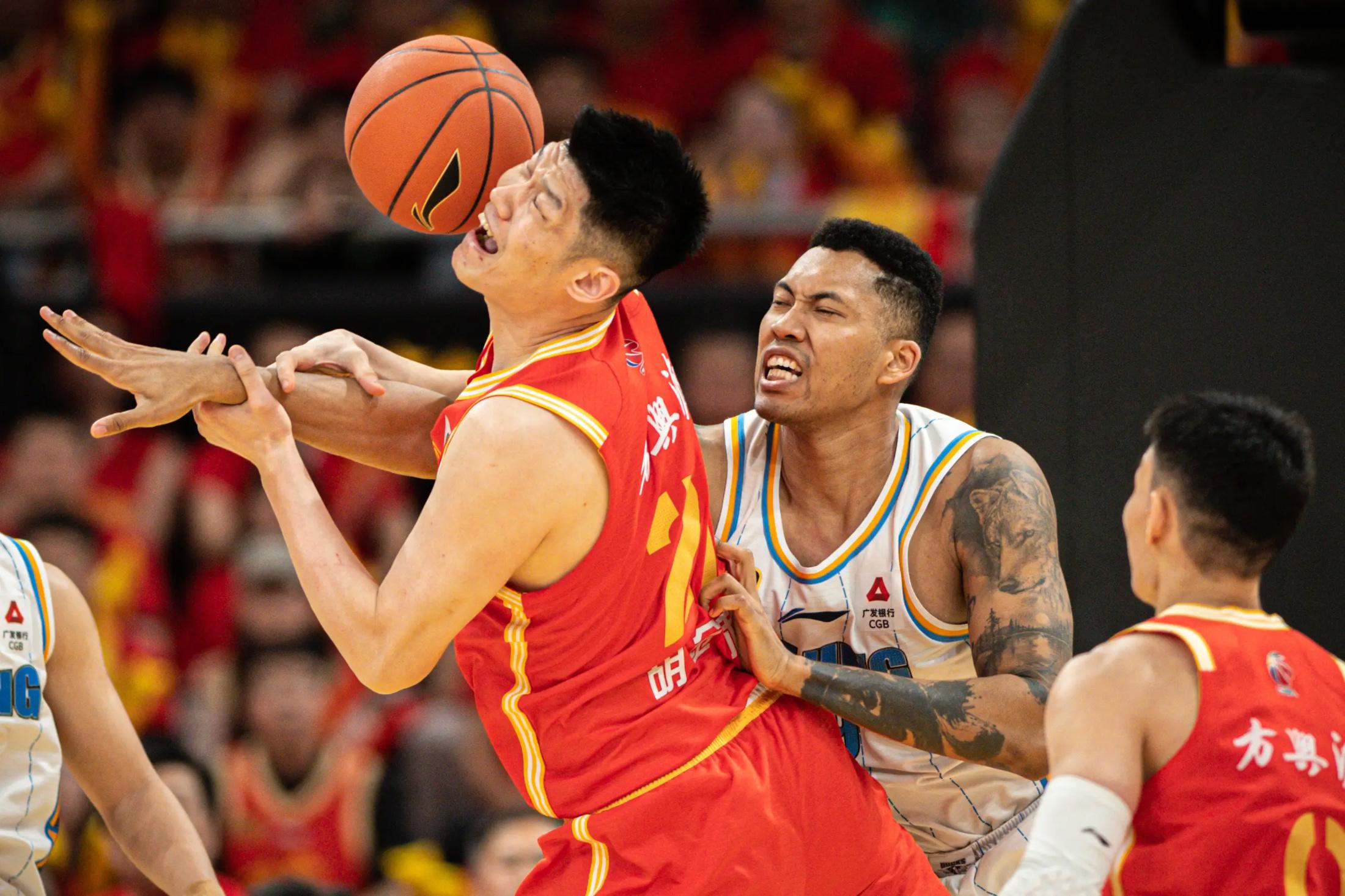 包含北京男篮大比分击败上海队,豪取四连胜连续霸占榜首的词条 包含北京男篮大比分击败上海队,豪取四连胜连续霸占榜首的词条