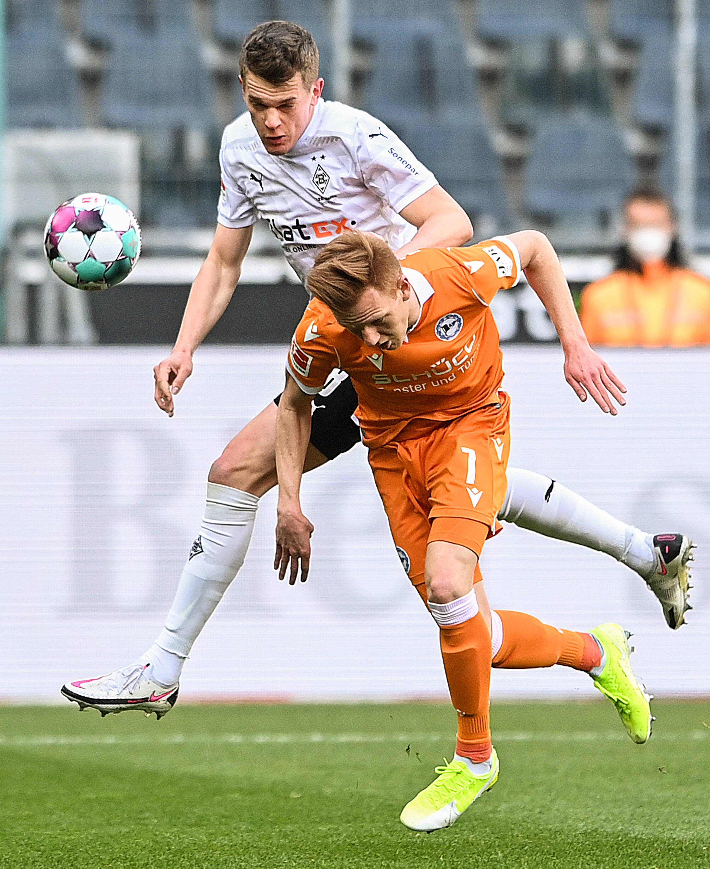 关于门兴格拉德巴赫球员拼抢勇猛,战术积极主动的信息 关于门兴格拉德巴赫球员拼抢勇猛,战术积极主动的信息