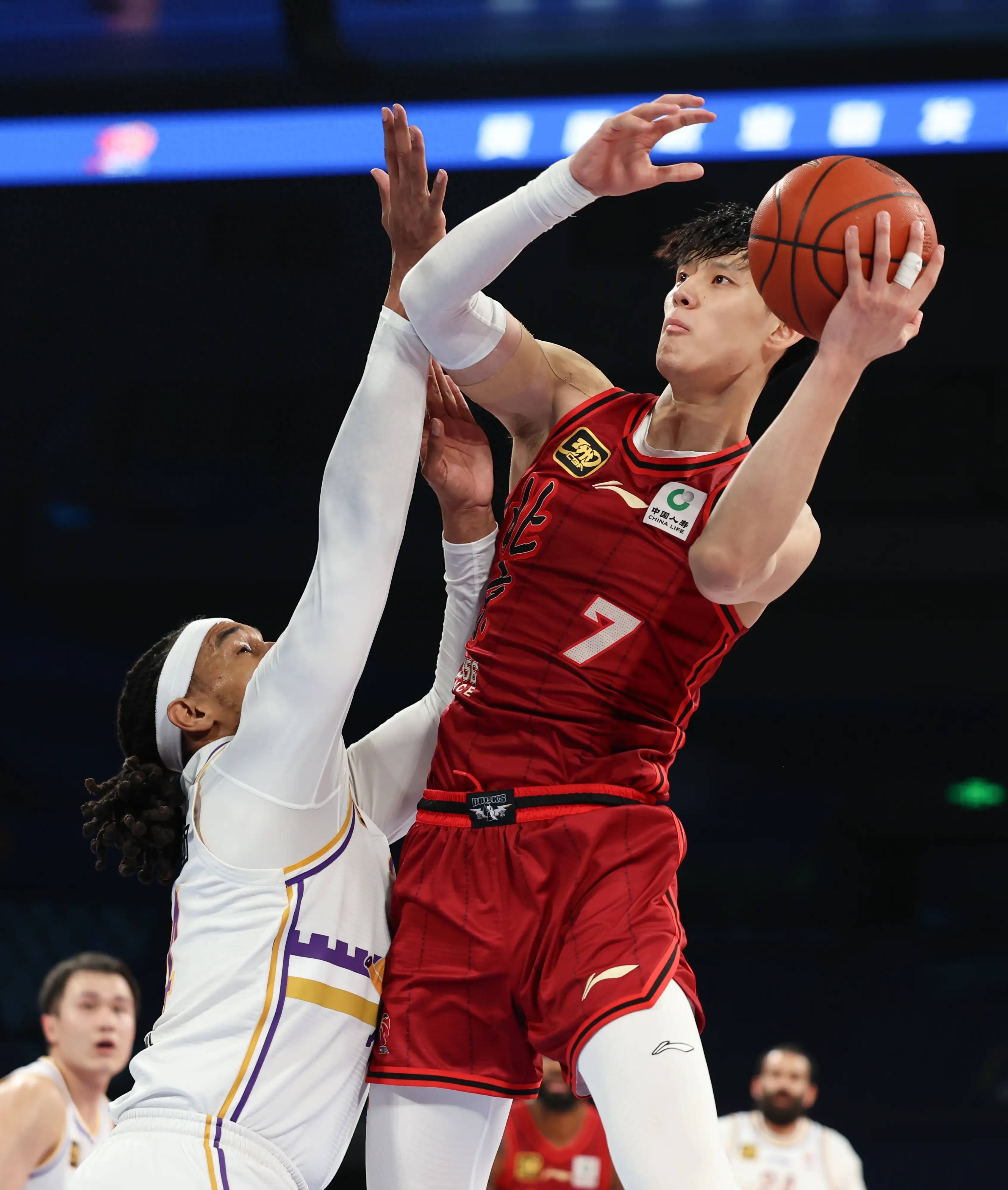 开云体育APP下载-包含顶尖球队对决，实力碰撞，谁能夺得胜利？的词条