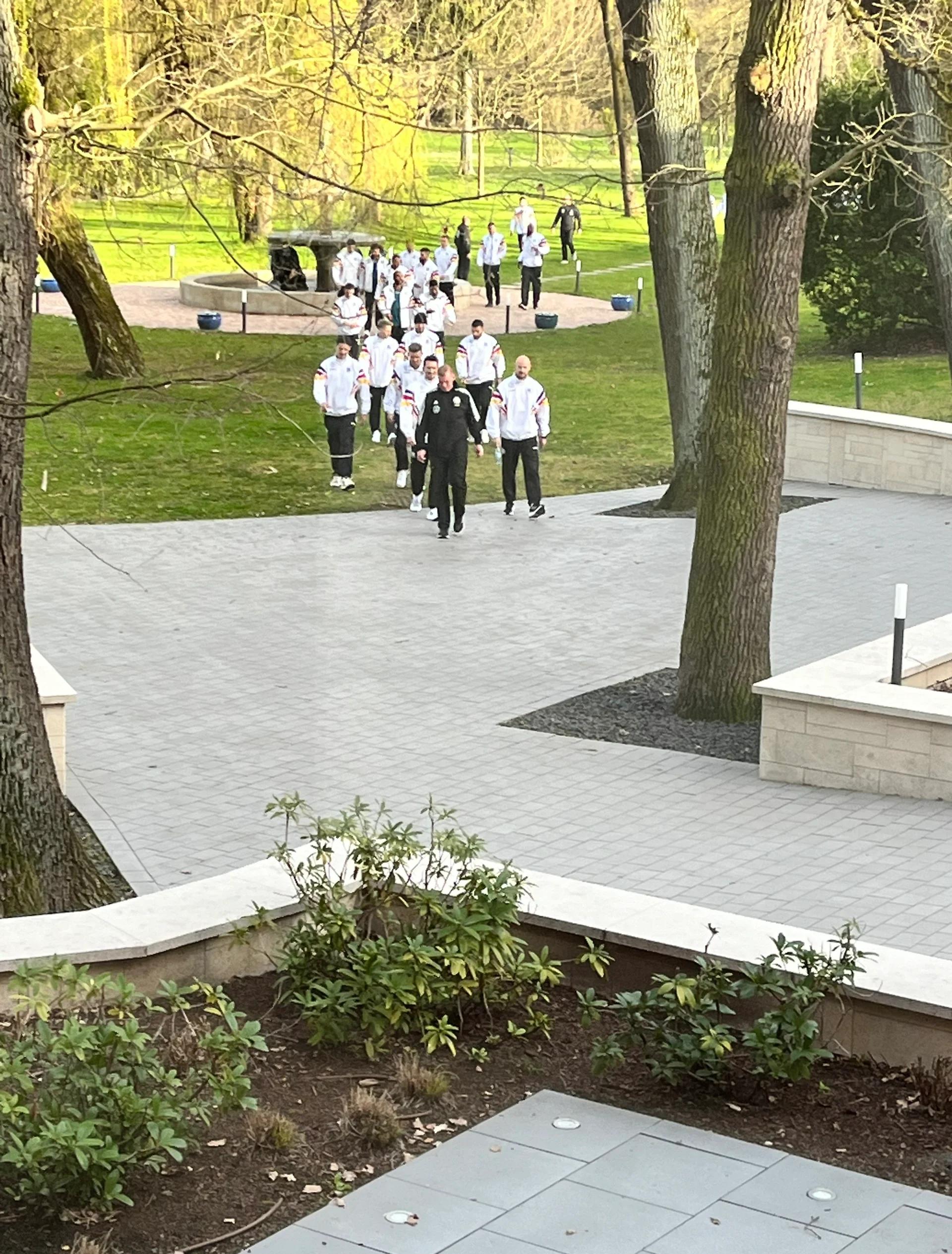 德国队在欧预赛赛场上展现出色战术球迷掌声不断的简单介绍 德国队在欧预赛赛场上展现出色战术球迷掌声不断的简单介绍