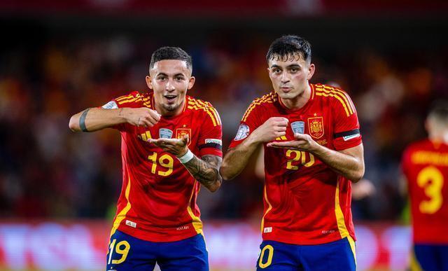 法国惊险淘汰瑞士,晋级欧洲杯四强名列榜首 法国惊险淘汰瑞士,晋级欧洲杯四强名列榜首