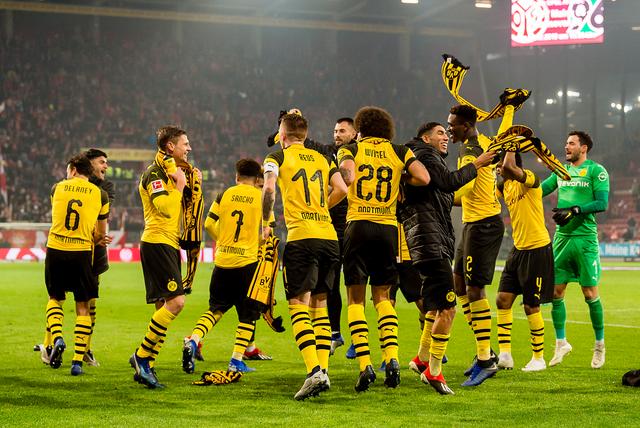 开云体育官网-南美球队战胜劲旅，赢得赞誉