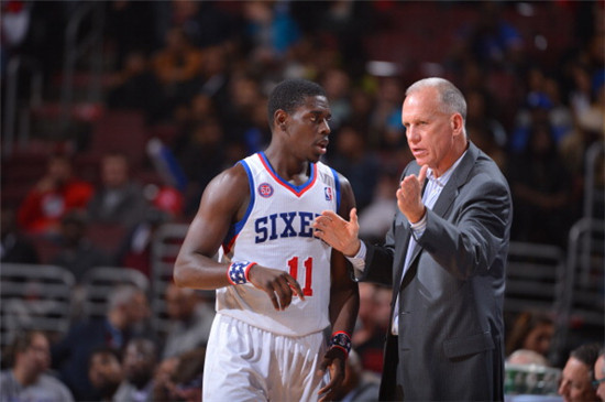 鹈鹕队球员赴医院探望患者，传递正能量的简单介绍