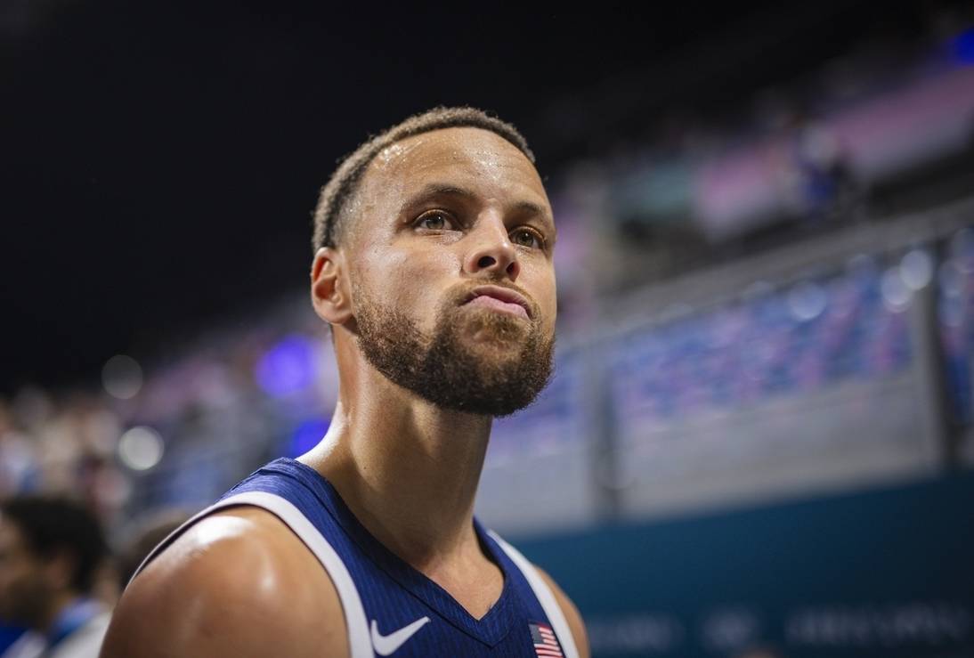 开云体育入口-包含美国解说说了库里这个动作，朗多踩中卫踹才解气的词条