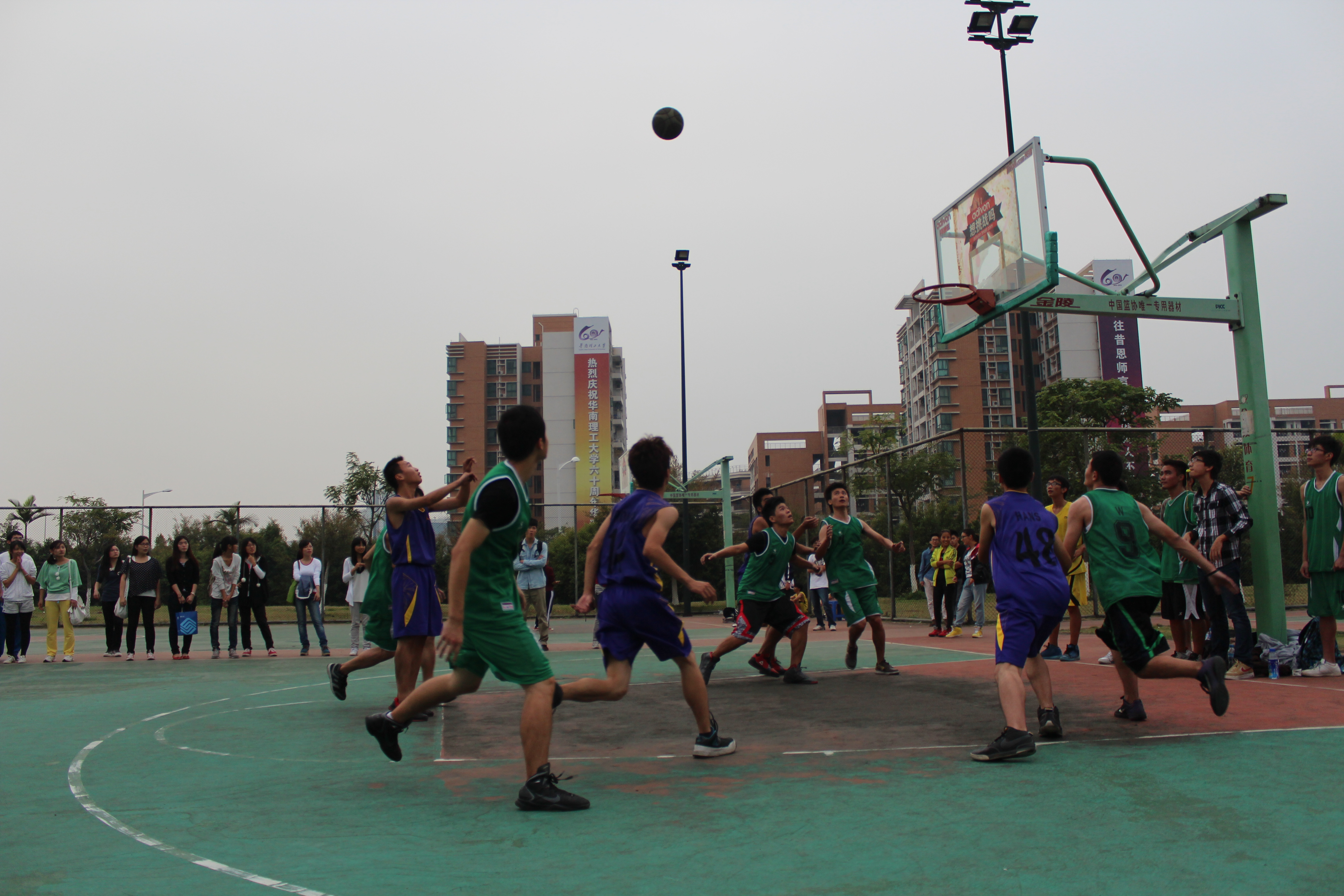 开云体育官方网站-男子篮球比赛的精彩瞬间将走进历史的简单介绍