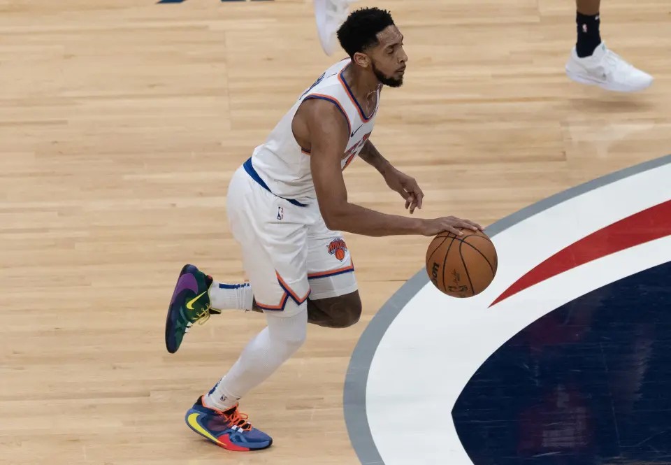 开云体育APP下载-尼克斯球员接受训练积极备战下一场比赛