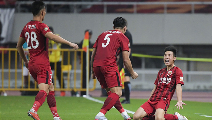 开云体育-西班牙遭遇利物浦击败，中超局势紧张