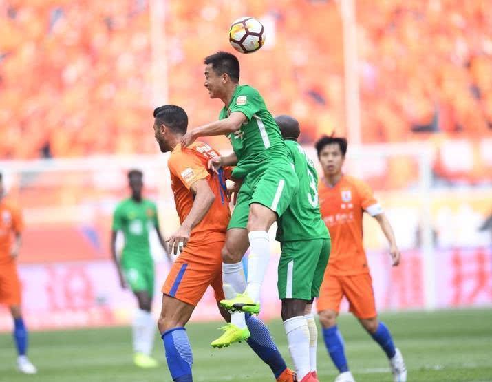 西班牙遭遇利物浦击败,中超局势紧张 西班牙遭遇利物浦击败,中超局势紧张