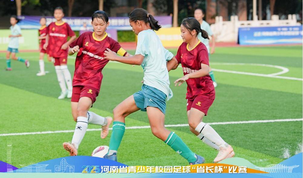 坚韧不拔：女足比赛中展现拼搏精神的简单介绍