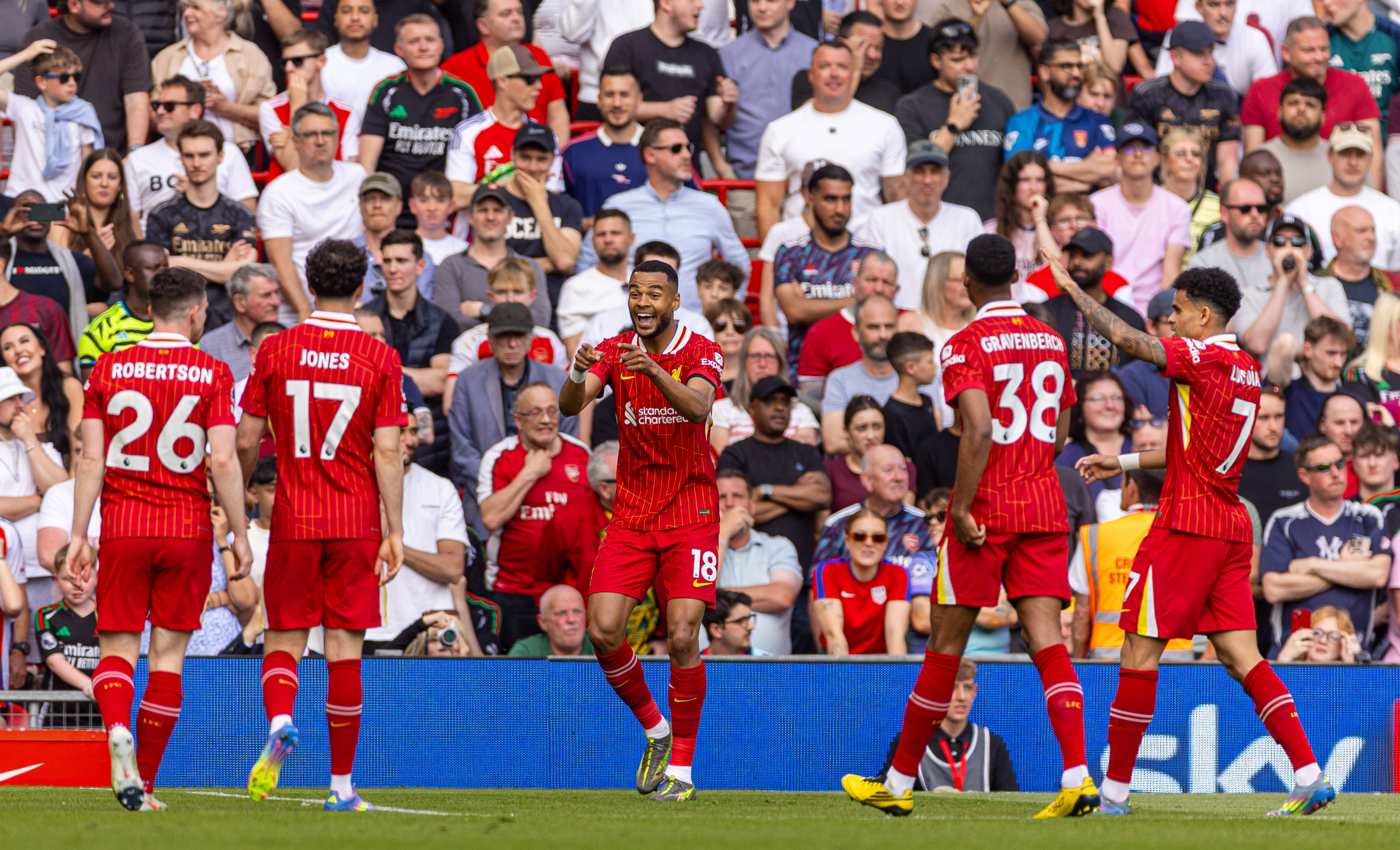 开云体育在线-德国在英超中击败国足,争议判罚