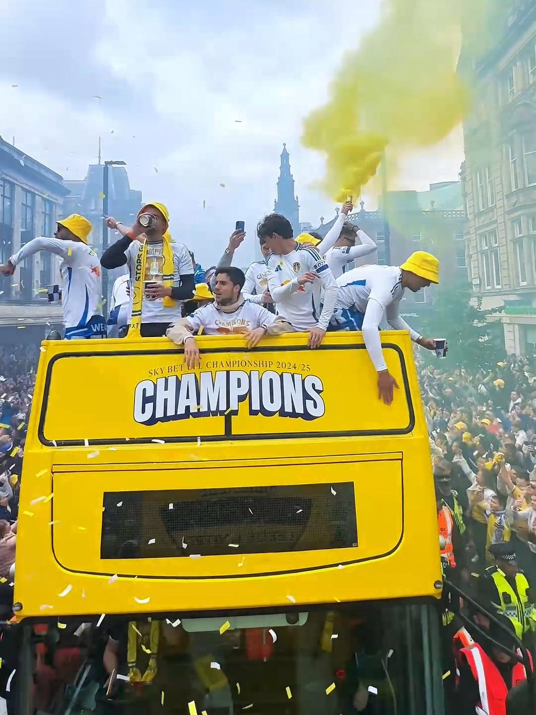 开云体育下载-利兹联客场战平维拉，保持英超保级希望