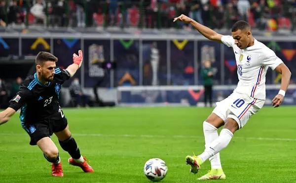 开云体育下载-法国联赛一幕激烈角逐引人关注