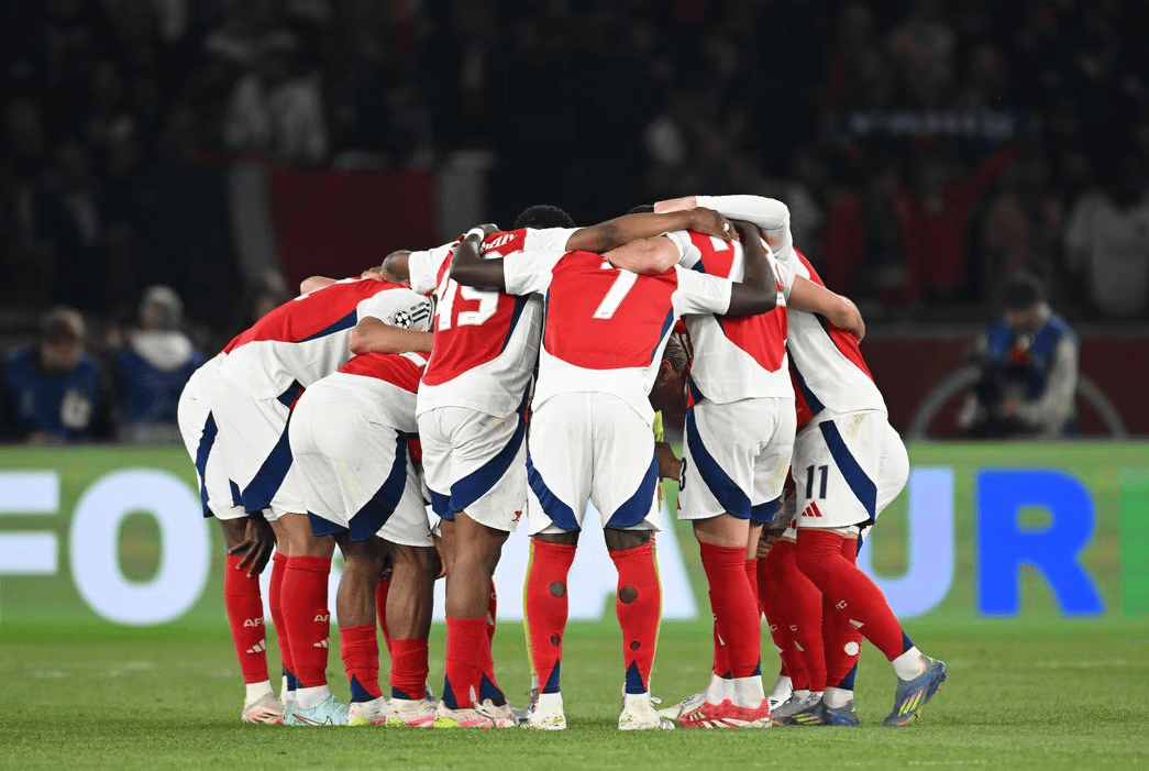 球员出色发挥带领球队迎来胜利 球员出色发挥带领球队迎来胜利