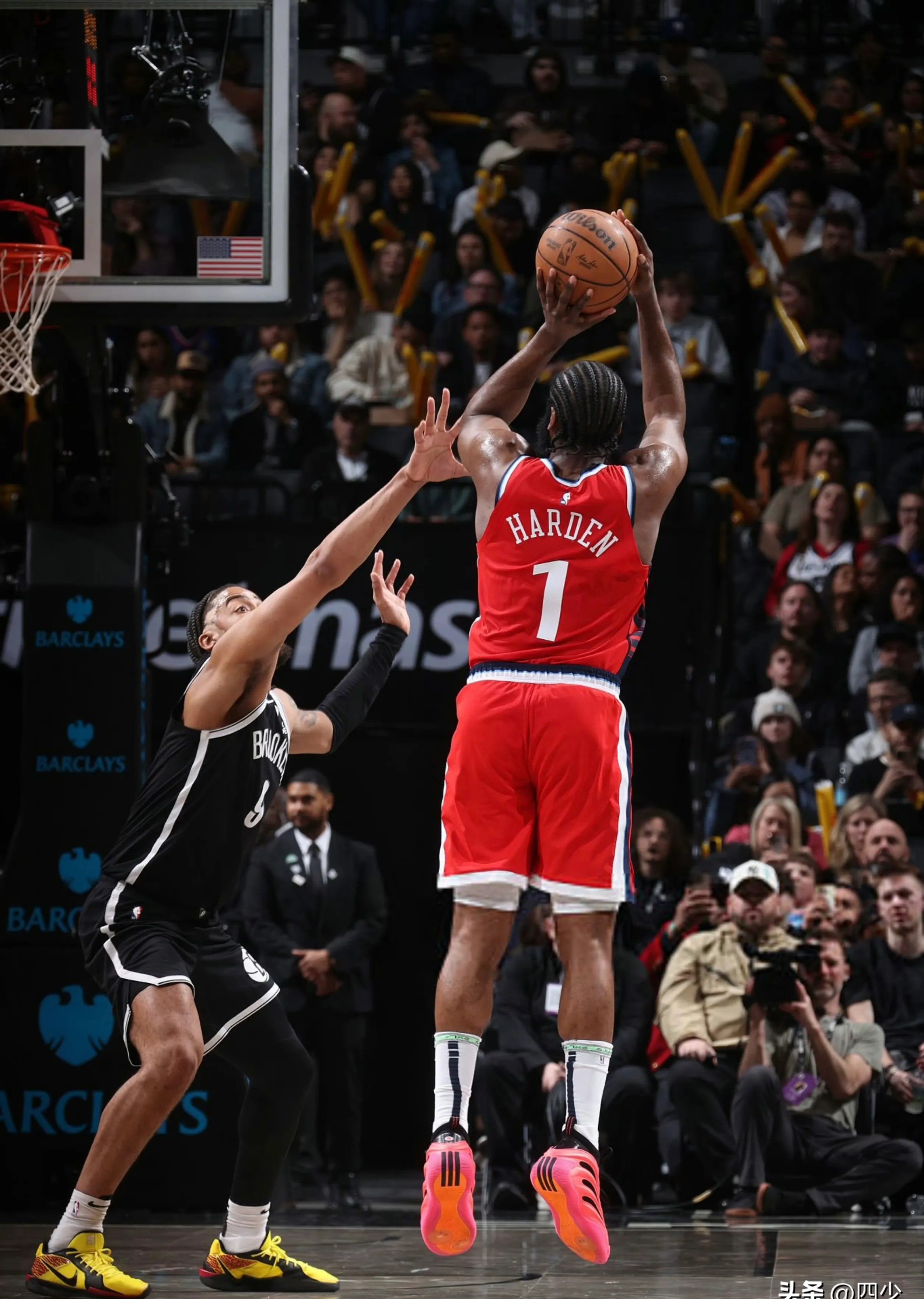 乔治带领快船力克灰熊,取四连胜 乔治带领快船力克灰熊,取四连胜