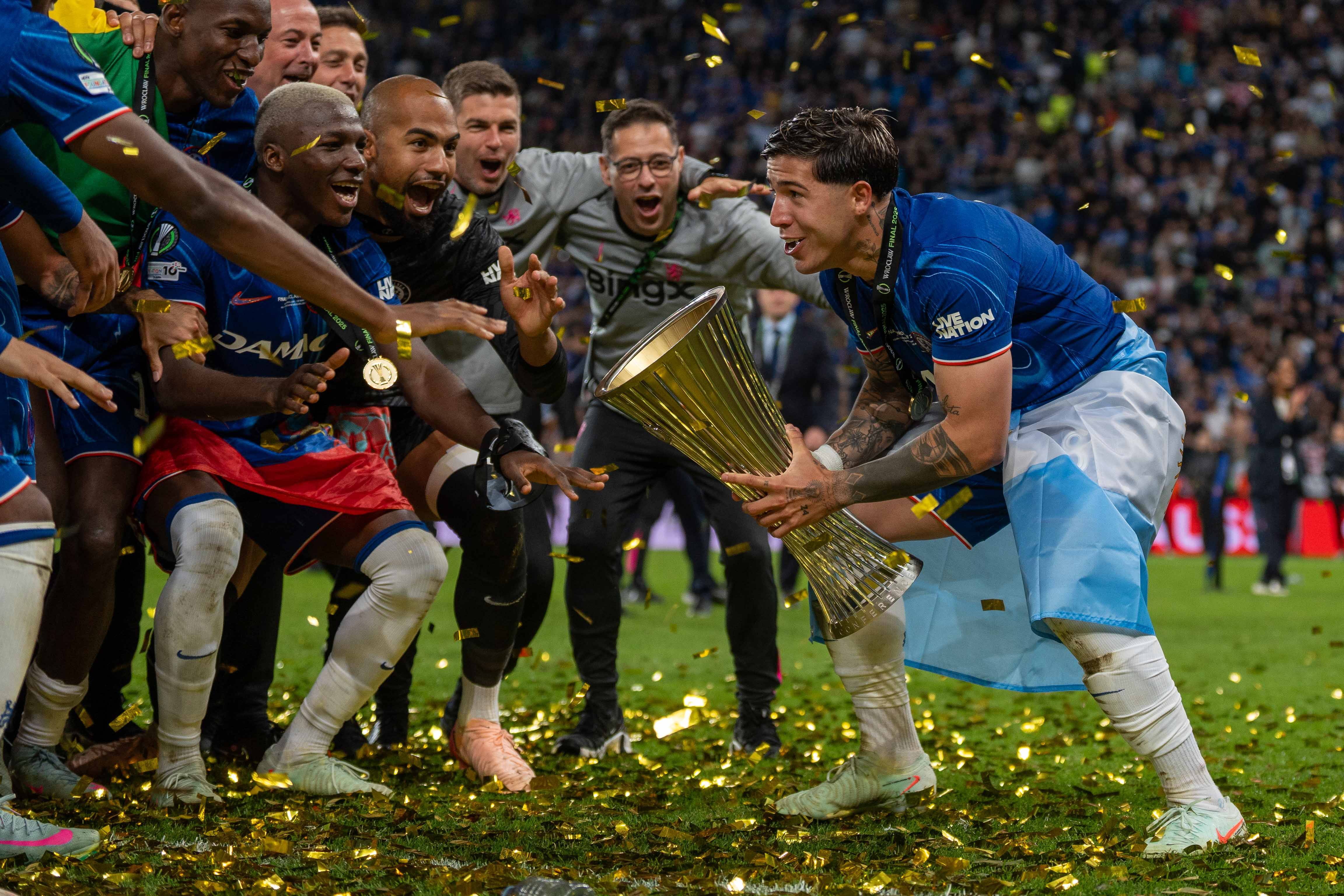 开云体育官网-利物浦碾压切尔西,贝林厄姆统治全场的简单介绍