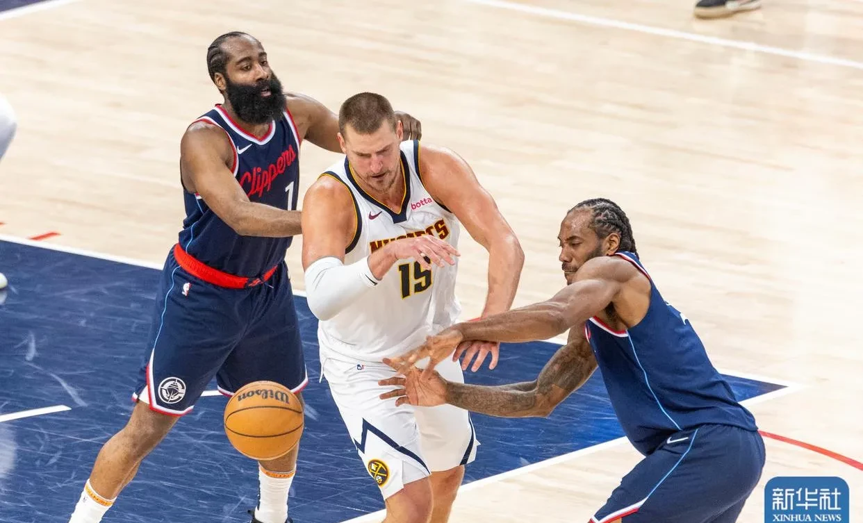 凯尔特人鏖战四川队,哈登带队取胜 凯尔特人鏖战四川队,哈登带队取胜