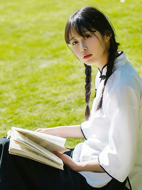 韩国队横扫乌拉圭,巴斯托尼在年度焦点战中独揽风云