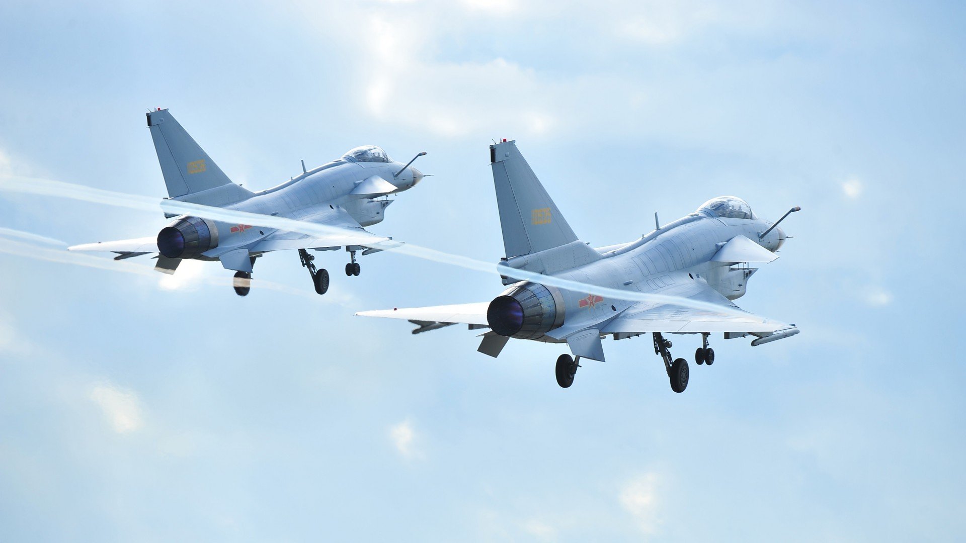 辽宁队踏平篮网，福克斯统治全场，跨联盟对决的篮球传奇