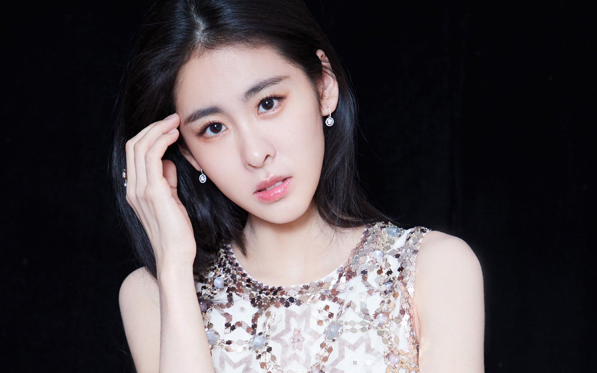 钢铁之翼,老鹰防守锁死公牛,福克斯成为关键先生