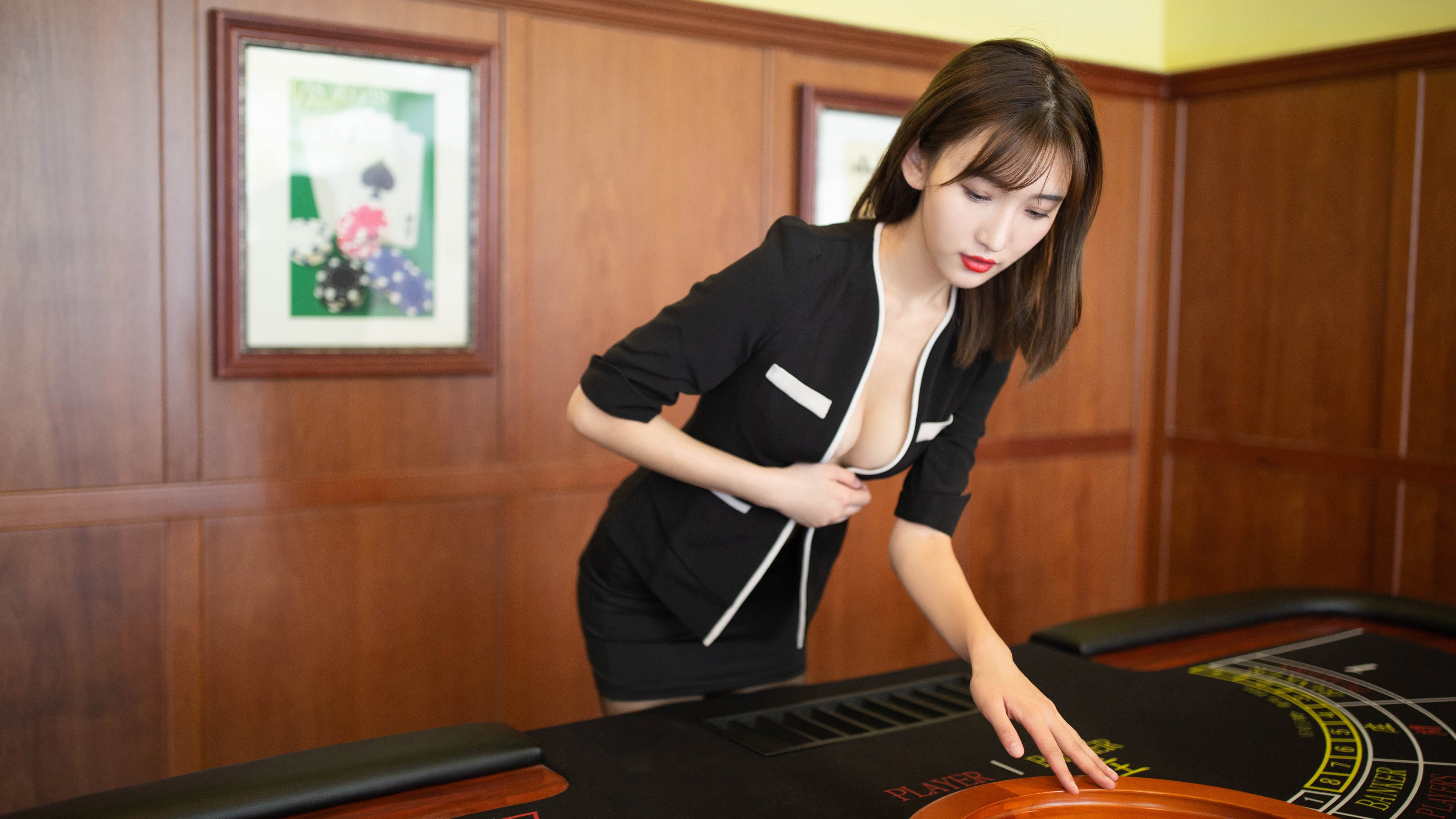 无声惊雷!英格拉姆关键时刻一剑封喉,奇才逆袭尼克斯显黑马本色