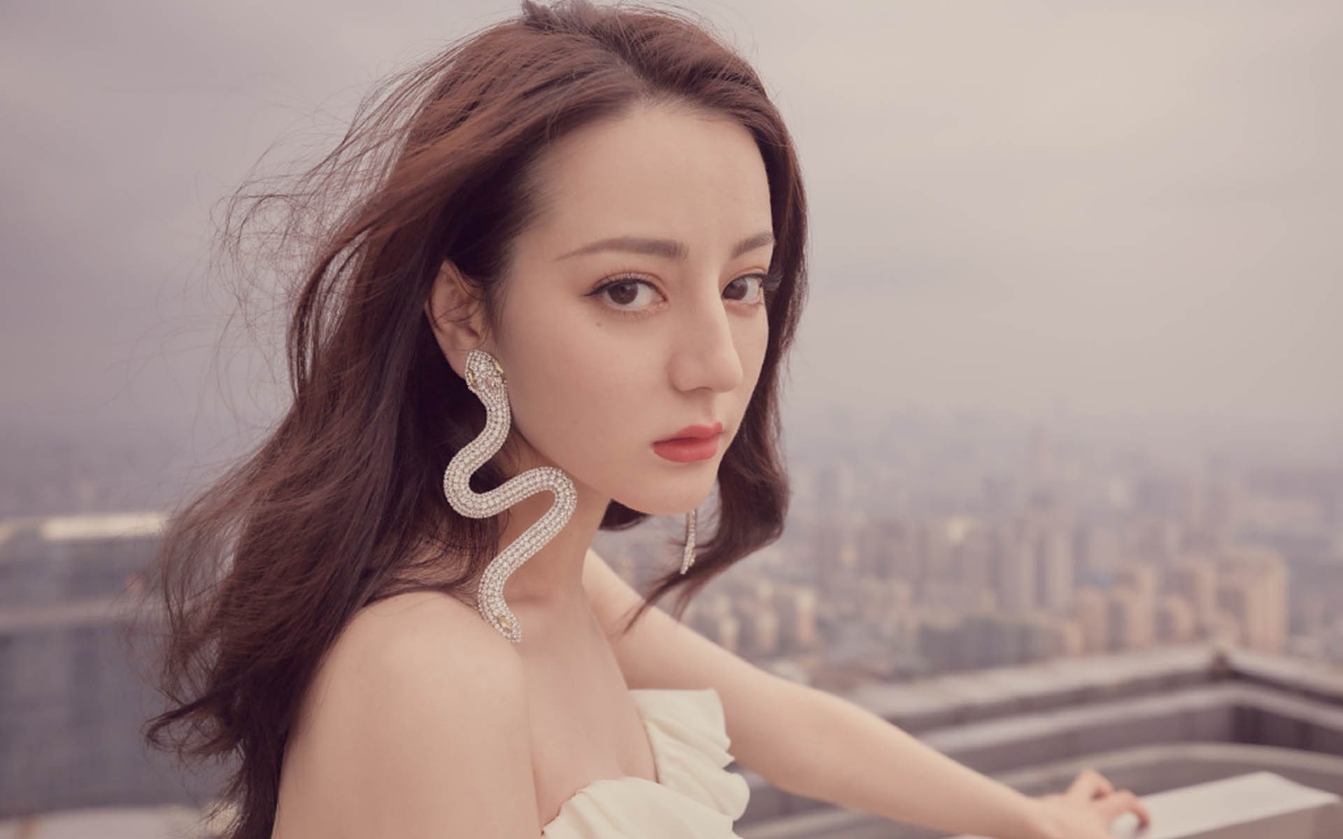 梦幻联动，巨星闪耀，哈登在上海队vs凯尔特人表演赛中狂砍50分