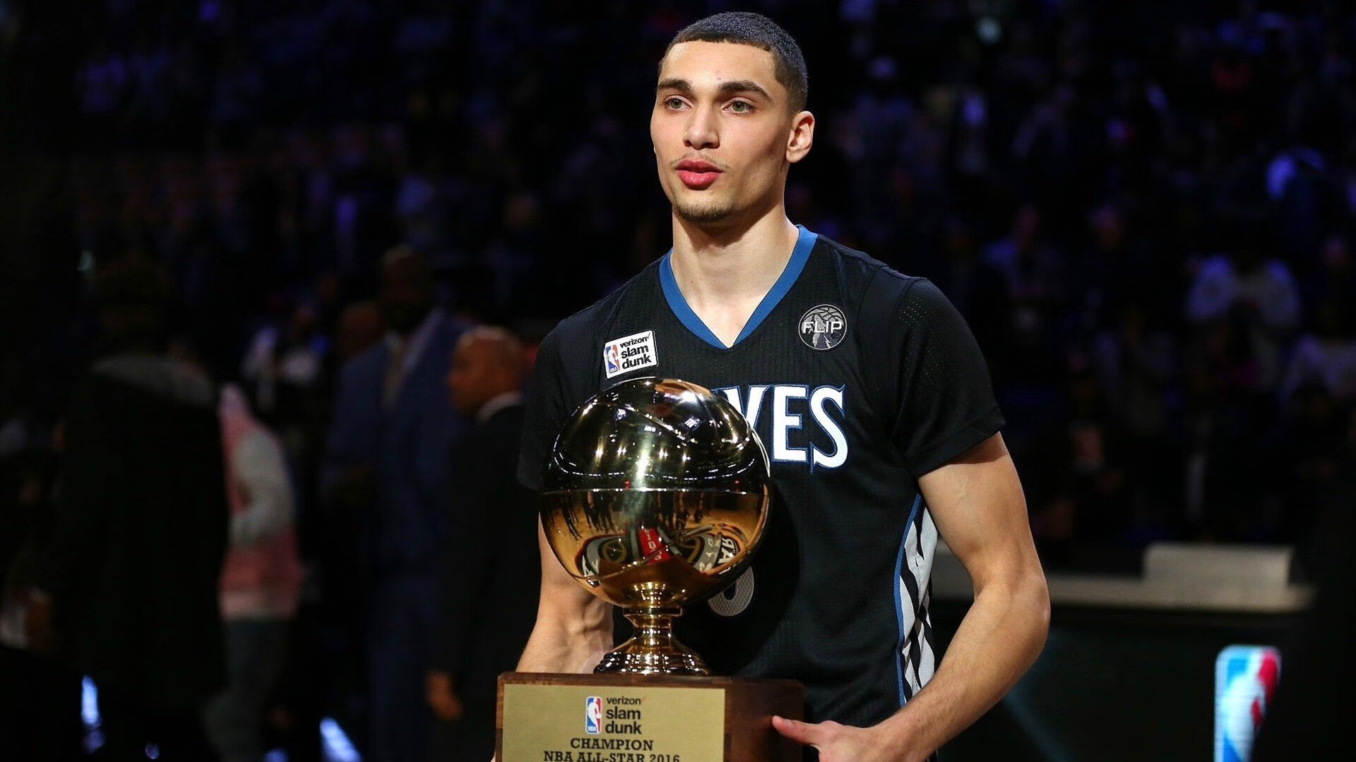 欧冠决赛式焦点战，广厦队火力全开，强势压制黄蜂队